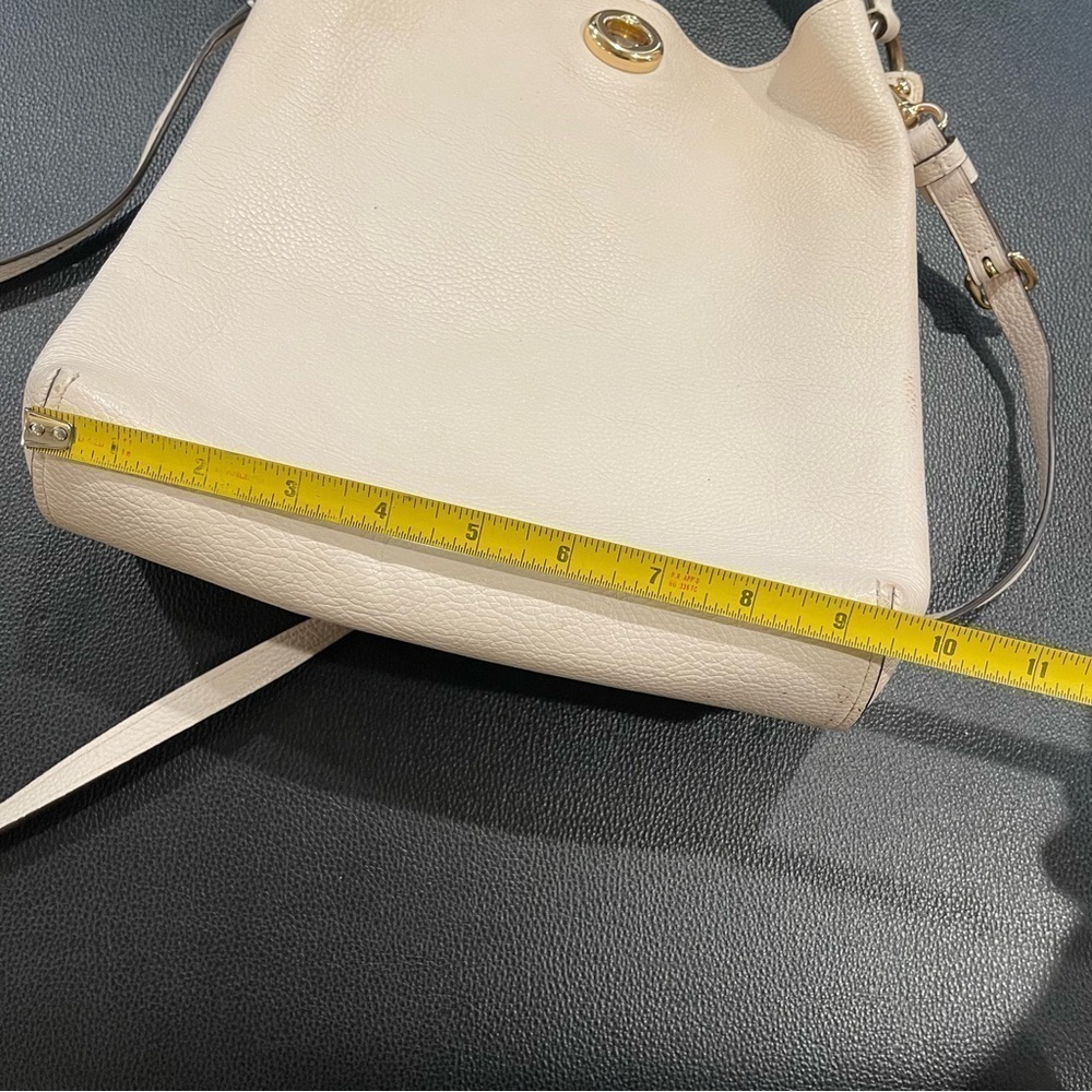 Coach Charlie Bucket 55200
Polished Pebble Leather Chalk/ Gold Crossbody - Picture 10 of 12